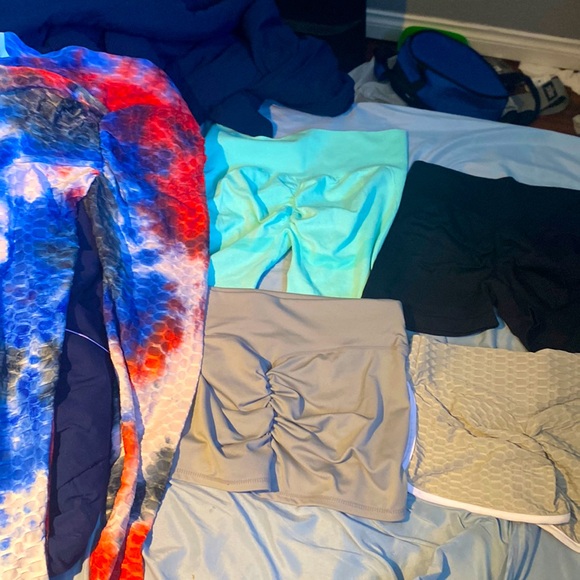 Women’s gym shorts - Picture 1 of 2